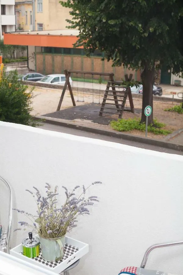 Apartman Ester Pola 0*,