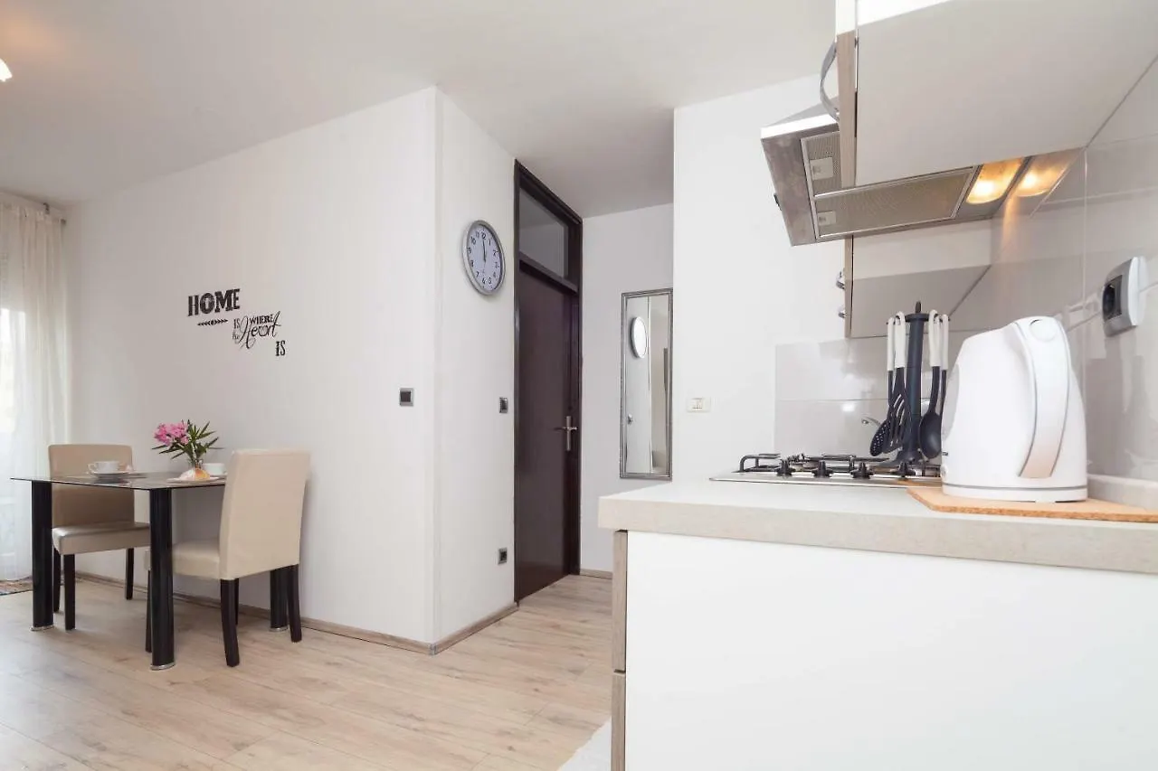 Apartment Apartman Ester Pula Croatia